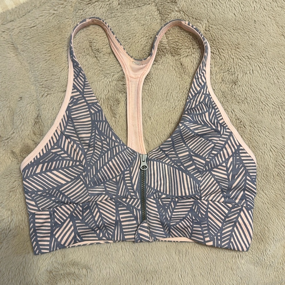 Lululemon Sports Bra. Good Condition.